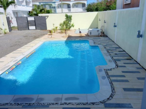 2 bedrooms villa with private pool enclosed garden and wifi at Pereybere